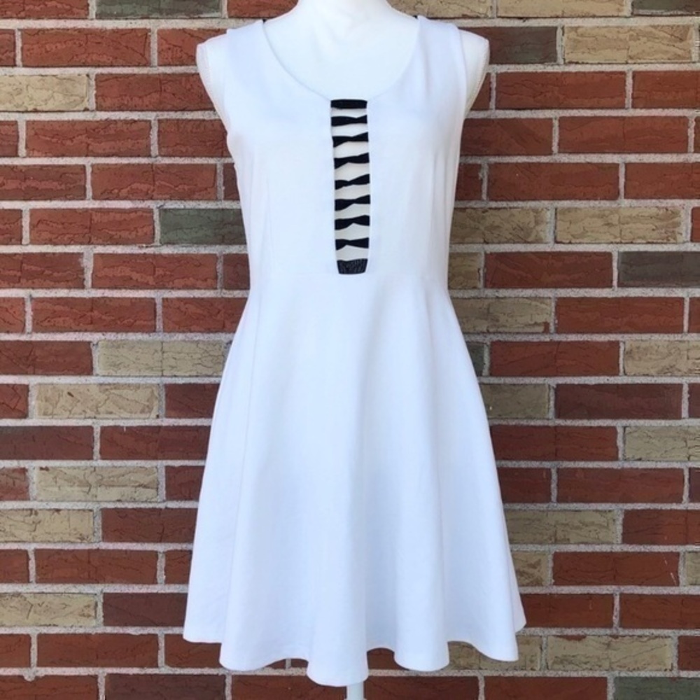 Romeo & Juliet Couture NWT Mesh Sleeveless White Black Fit & Flare Mini Dress 👗